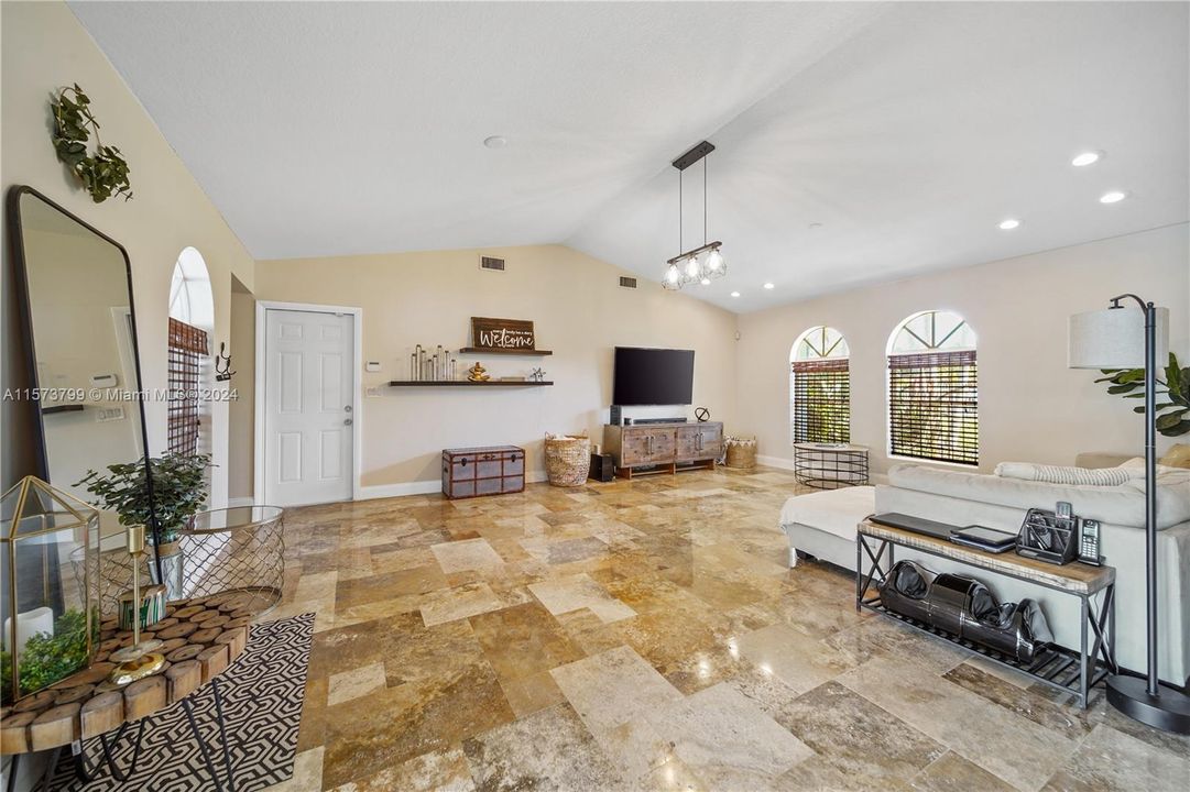 Active With Contract: $1,350,000 (4 beds, 3 baths, 3091 Square Feet)