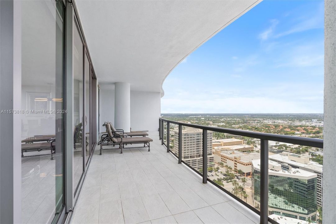 For Sale: $2,100,000 (2 beds, 2 baths, 2395 Square Feet)