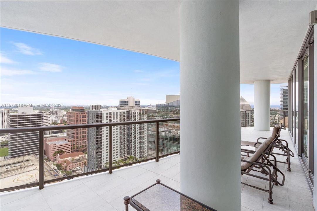 For Sale: $2,100,000 (2 beds, 2 baths, 2395 Square Feet)