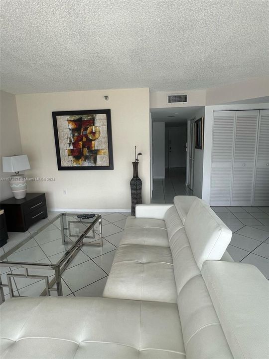 For Rent: $3,650 (2 beds, 2 baths, 1100 Square Feet)