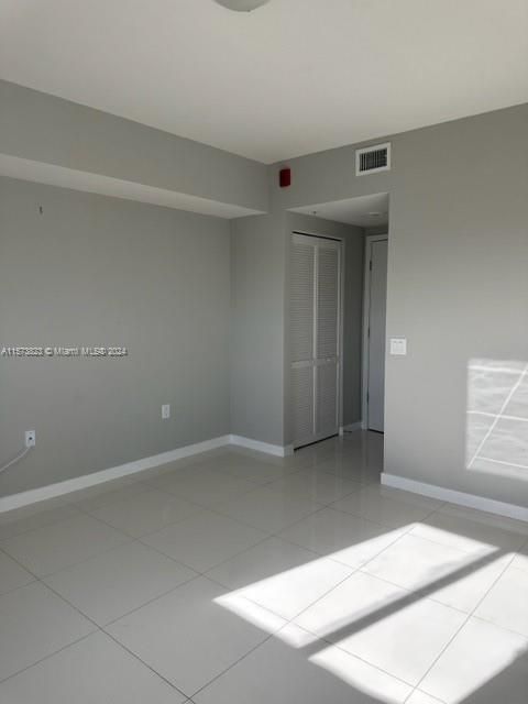 For Rent: $2,900 (2 beds, 2 baths, 1076 Square Feet)