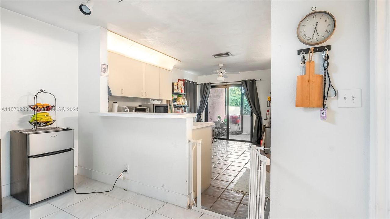 For Sale: $350,000 (3 beds, 2 baths, 1320 Square Feet)
