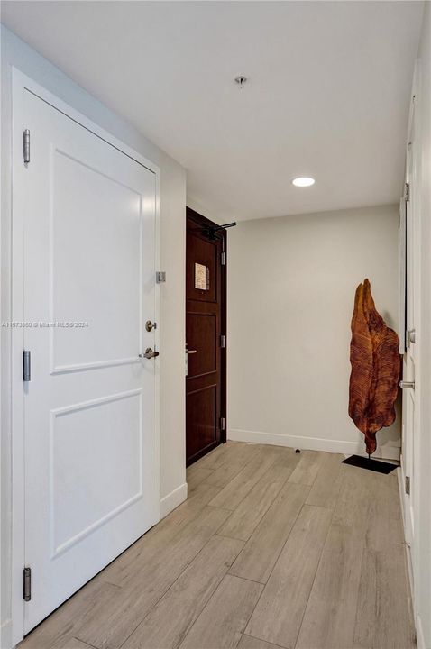 For Sale: $579,500 (1 beds, 2 baths, 1028 Square Feet)