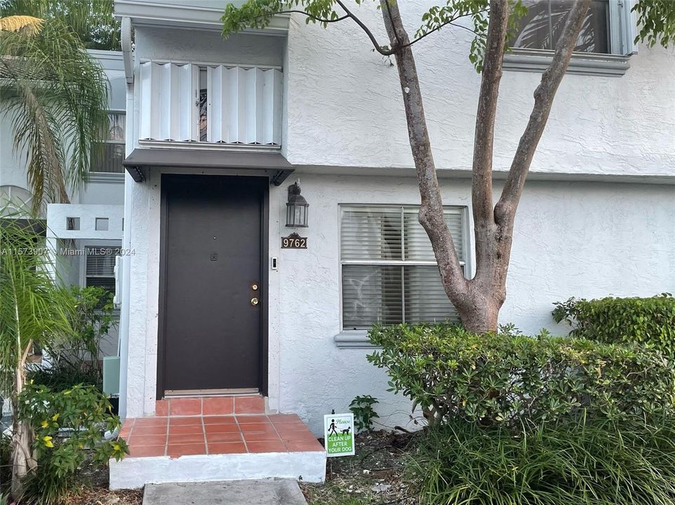 For Rent: $2,700 (2 beds, 2 baths, 1128 Square Feet)