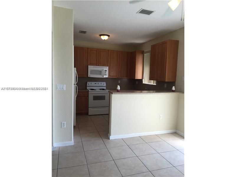 For Rent: $3,500 (4 beds, 2 baths, 1302 Square Feet)