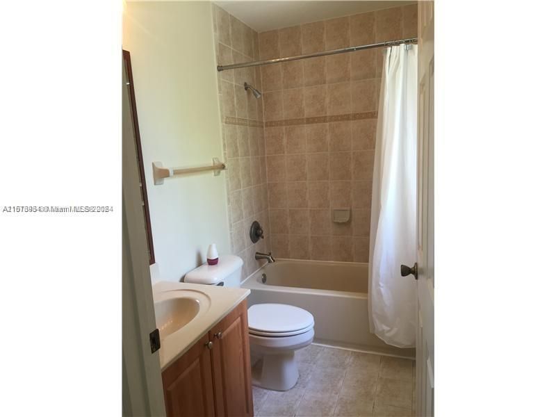 For Rent: $3,500 (4 beds, 2 baths, 1302 Square Feet)
