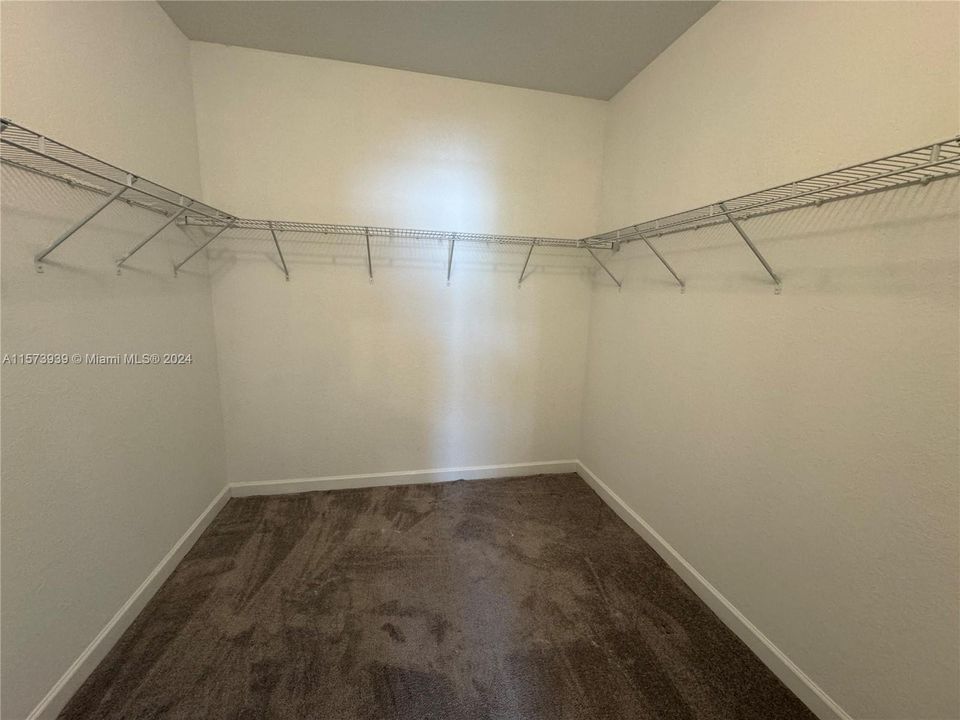 For Rent: $2,649 (3 beds, 2 baths, 1695 Square Feet)