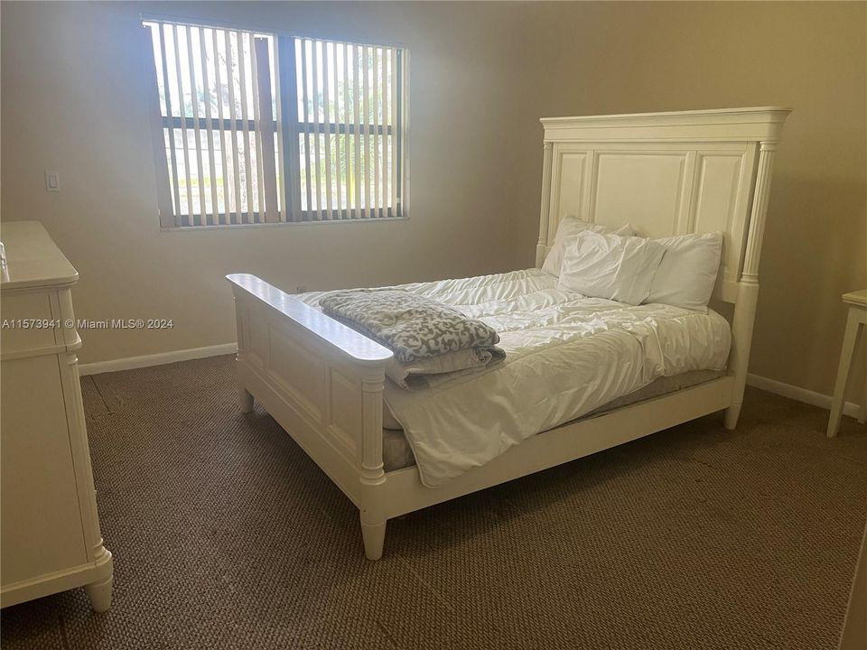 En Renta: $2,200 (2 camas, 1 baños, 3016 Pies cuadrados)