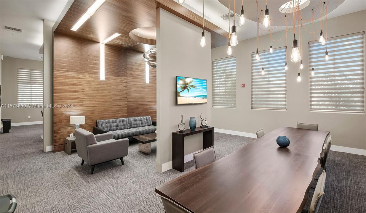 Recently Rented: $2,488 (2 beds, 2 baths, 1059 Square Feet)