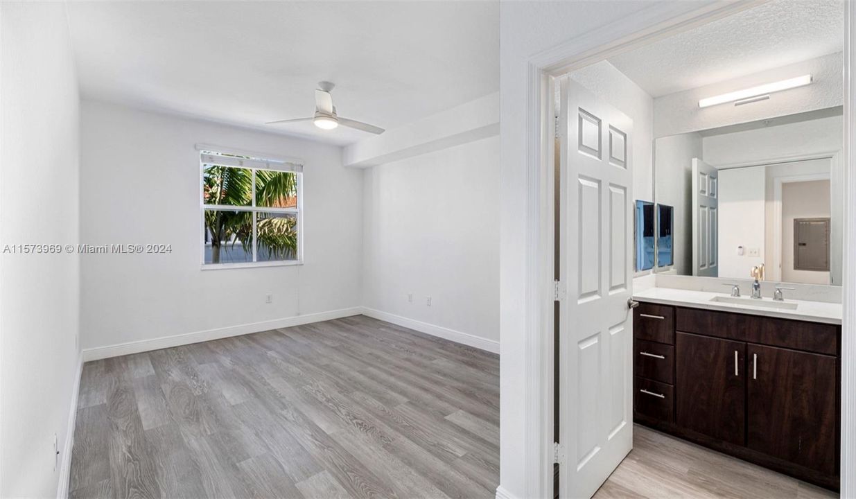 Recently Rented: $2,488 (2 beds, 2 baths, 1059 Square Feet)