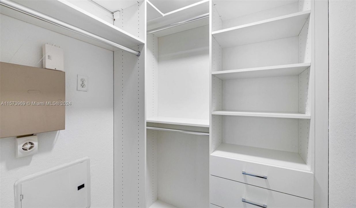 Recently Rented: $2,488 (2 beds, 2 baths, 1059 Square Feet)