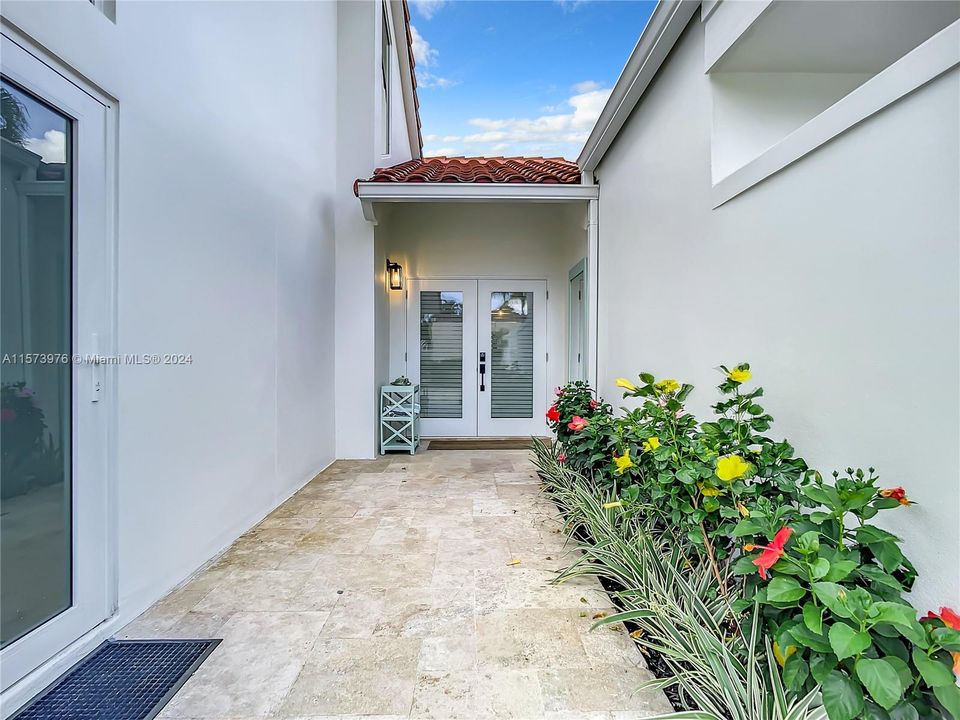 Recently Rented: $20,000 (3 beds, 3 baths, 1926 Square Feet)