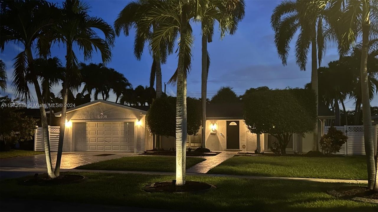 Active With Contract: $4,200 (3 beds, 2 baths, 1769 Square Feet)