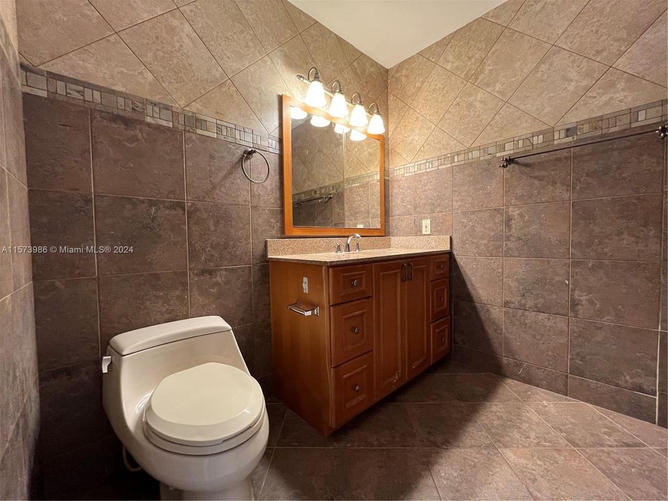 Недавно арендовано: $3,300 (4 спален, 2 ванн, 1954 Квадратных фут)