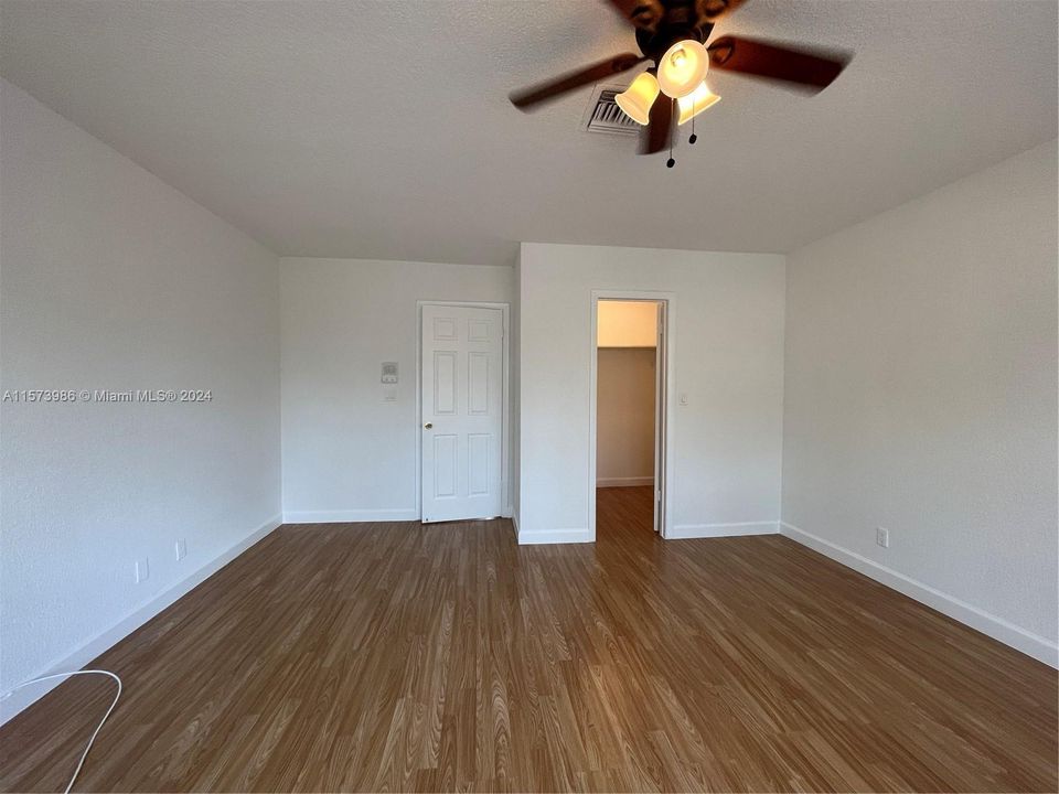 Recently Rented: $3,300 (4 beds, 2 baths, 1954 Square Feet)