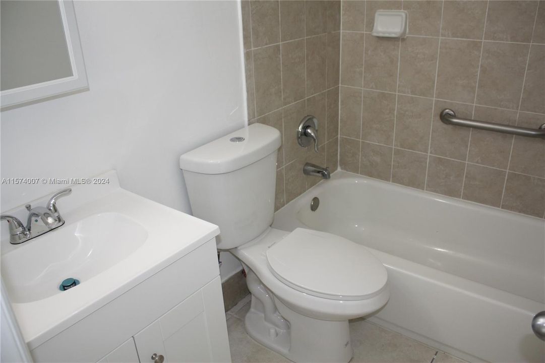 最近租的: $2,550 (3 贝兹, 2 浴室, 1100 平方英尺)