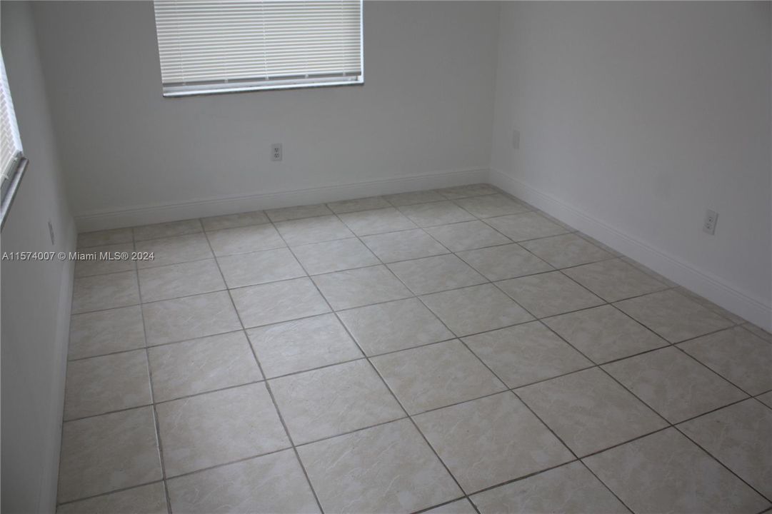 For Rent: $2,550 (3 beds, 2 baths, 1100 Square Feet)