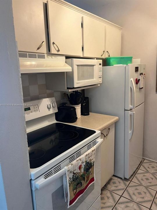 Active With Contract: $85,000 (1 beds, 1 baths, 620 Square Feet)
