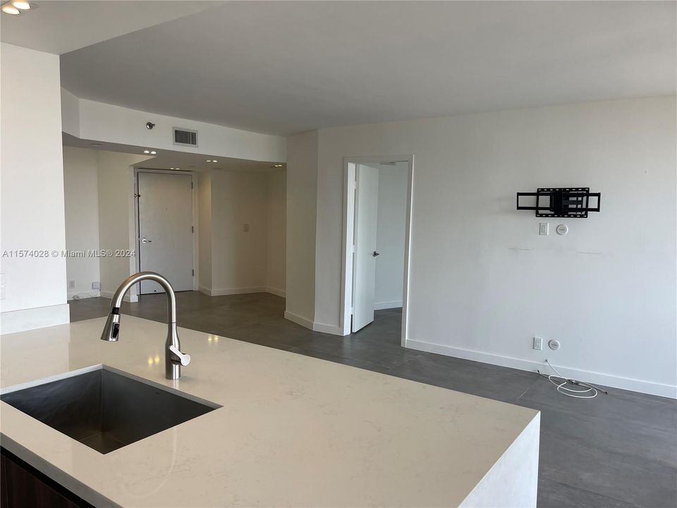 For Rent: $5,000 (2 beds, 2 baths, 1230 Square Feet)