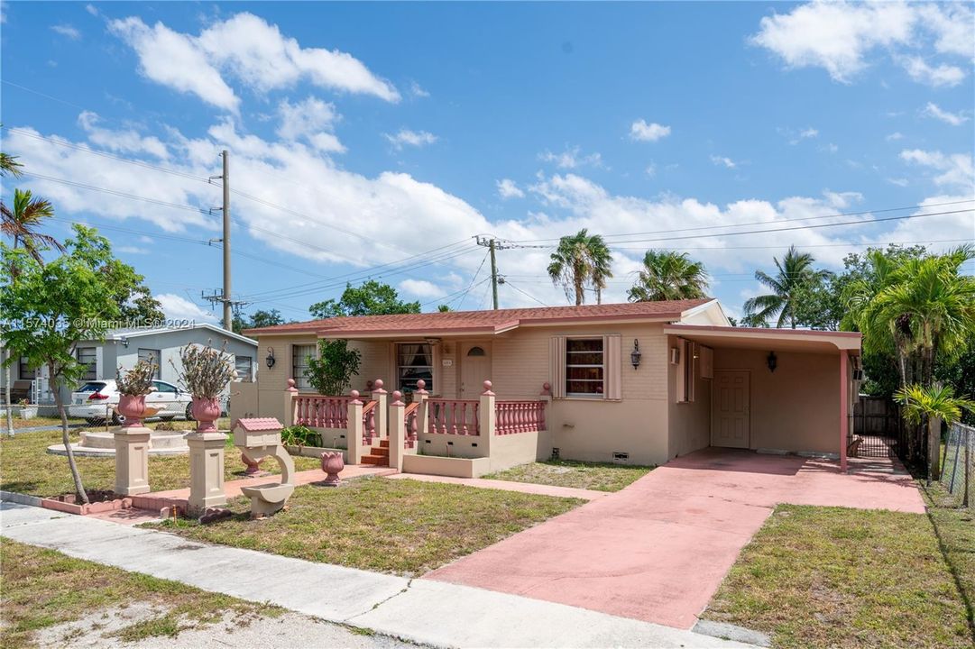 For Sale: $565,000 (4 beds, 2 baths, 1847 Square Feet)