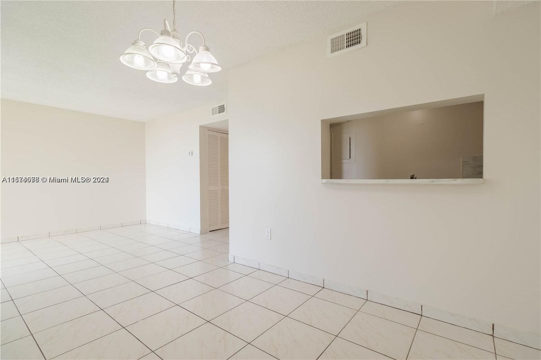 Active With Contract: $2,300 (2 beds, 2 baths, 898 Square Feet)