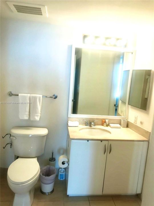 Active With Contract: $390,000 (1 beds, 1 baths, 791 Square Feet)