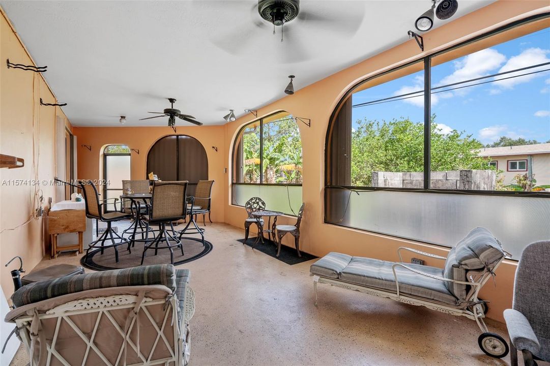 Active With Contract: $499,900 (4 beds, 2 baths, 1608 Square Feet)