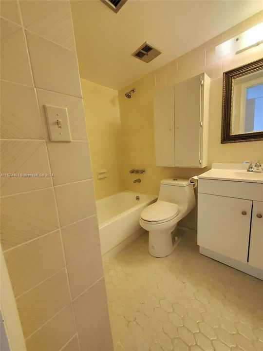 Недавно арендовано: $1,800 (2 спален, 1 ванн, 860 Квадратных фут)