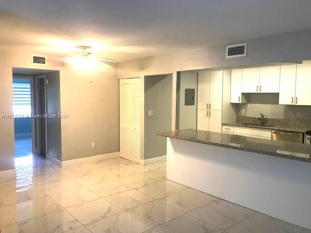 Recently Rented: $2,695 (3 beds, 2 baths, 1200 Square Feet)