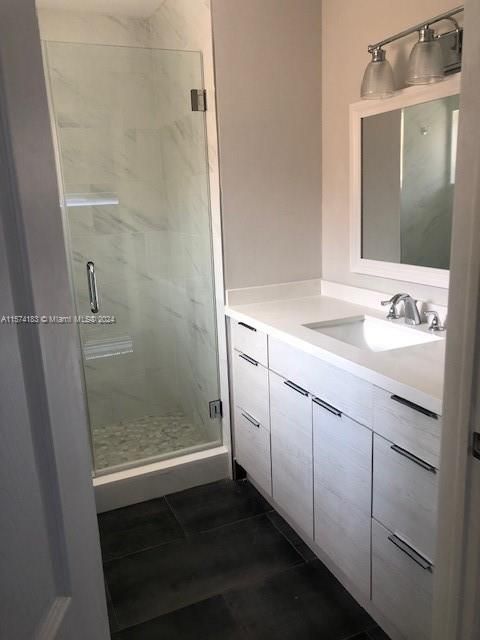 For Rent: $2,400 (2 beds, 2 baths, 990 Square Feet)