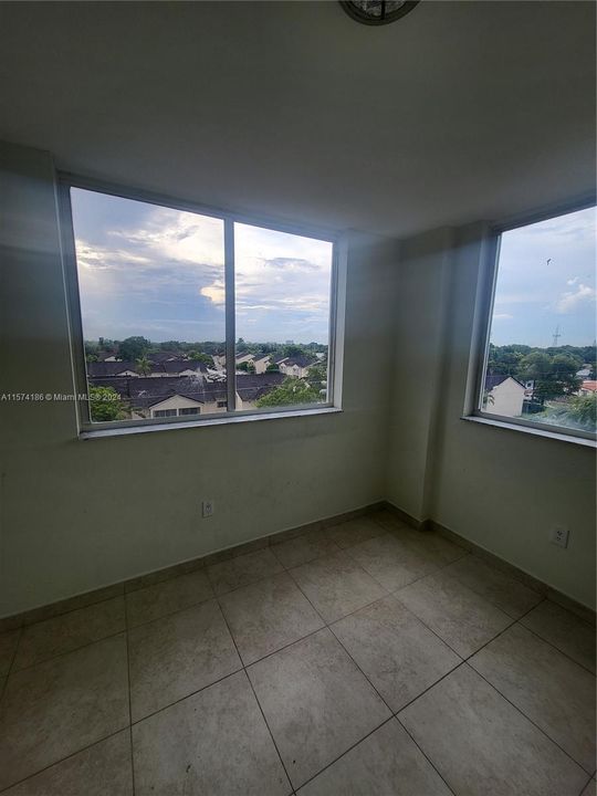 Active With Contract: $2,100 (2 beds, 2 baths, 780 Square Feet)