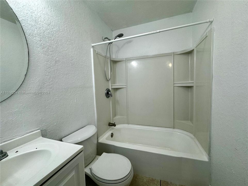 出租: $1,850 (1 贝兹, 1 浴室, 0 平方英尺)