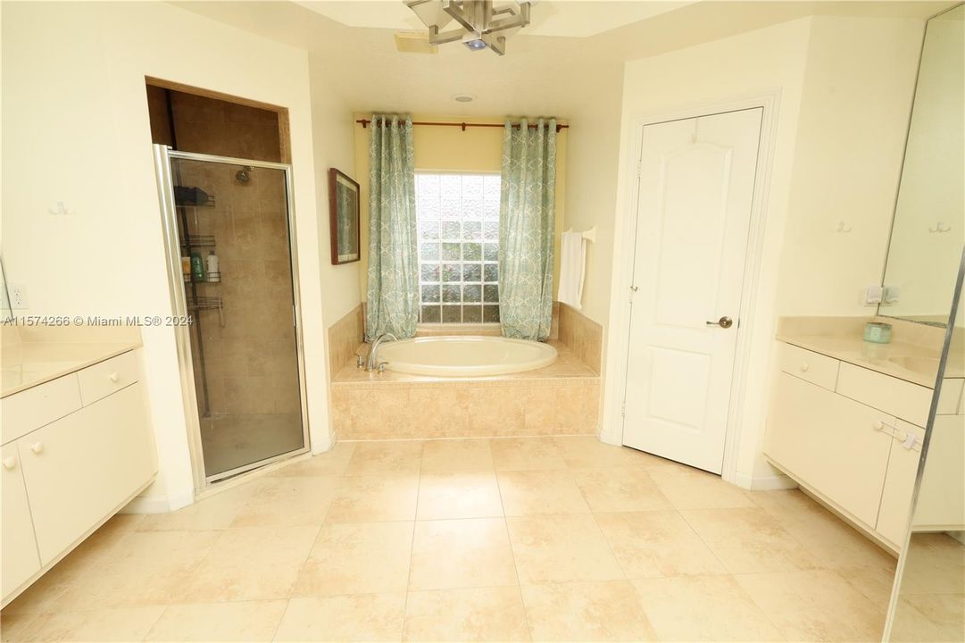 Recently Rented: $3,200 (4 beds, 2 baths, 2310 Square Feet)