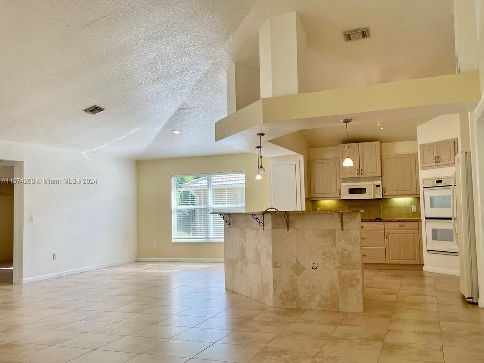 Recently Rented: $3,200 (4 beds, 2 baths, 2310 Square Feet)