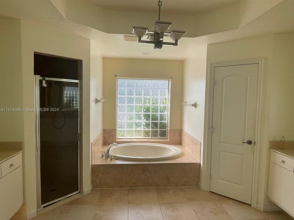 Recently Rented: $3,200 (4 beds, 2 baths, 2310 Square Feet)