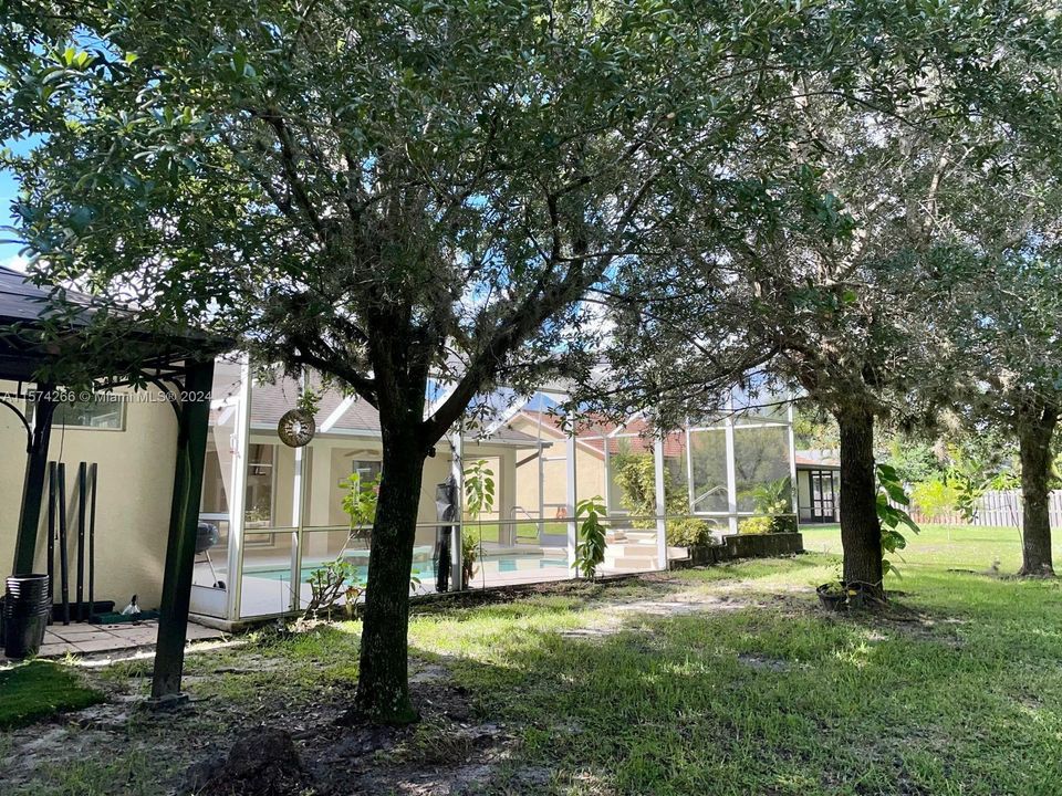 Recently Rented: $3,200 (4 beds, 2 baths, 2310 Square Feet)