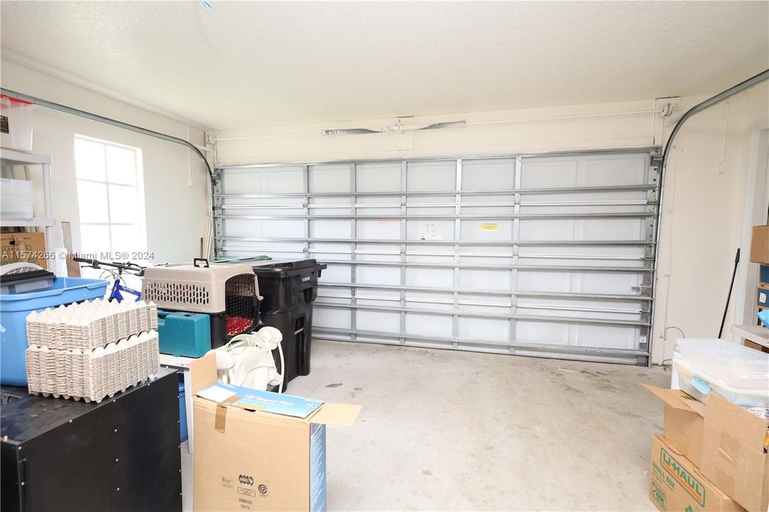 Recently Rented: $3,200 (4 beds, 2 baths, 2310 Square Feet)