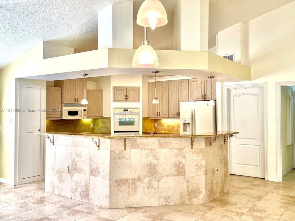 Recently Rented: $3,200 (4 beds, 2 baths, 2310 Square Feet)