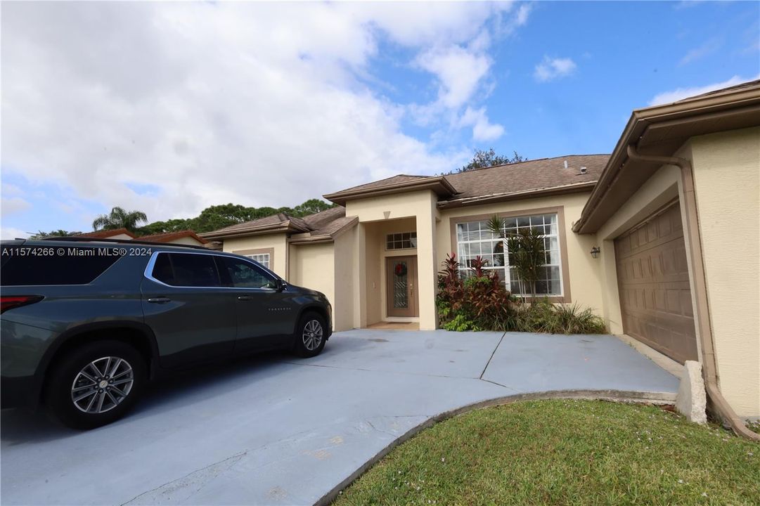 Recently Rented: $3,200 (4 beds, 2 baths, 2310 Square Feet)