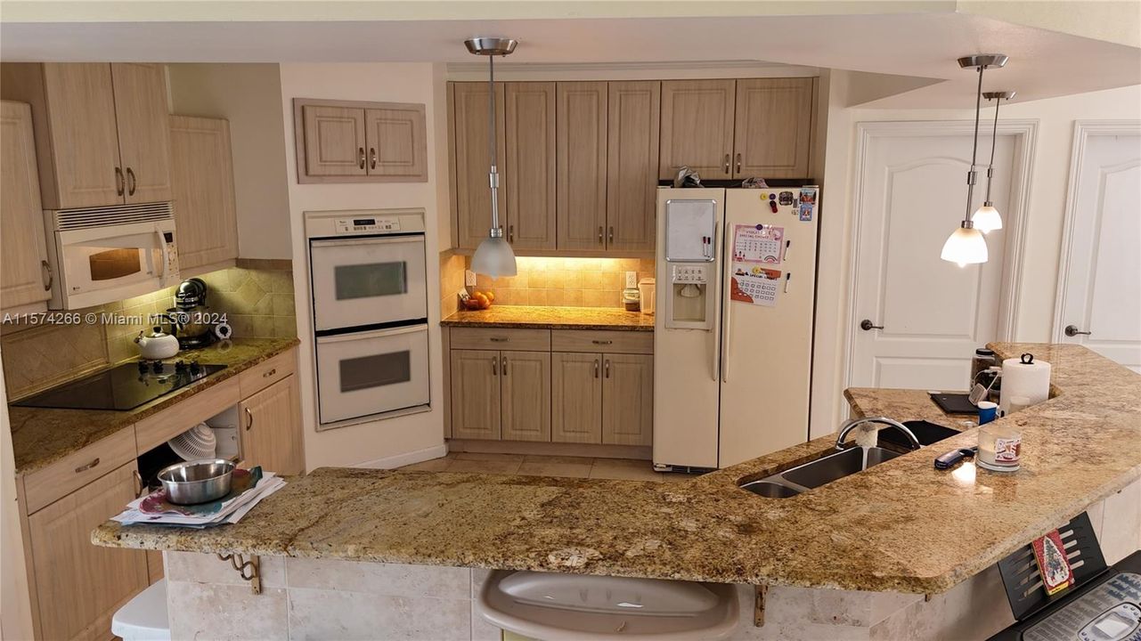 Recently Rented: $3,200 (4 beds, 2 baths, 2310 Square Feet)