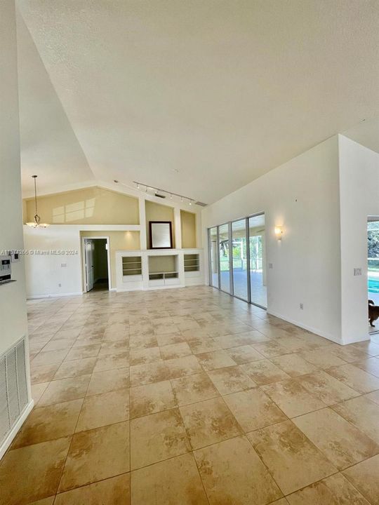 Recently Rented: $3,200 (4 beds, 2 baths, 2310 Square Feet)