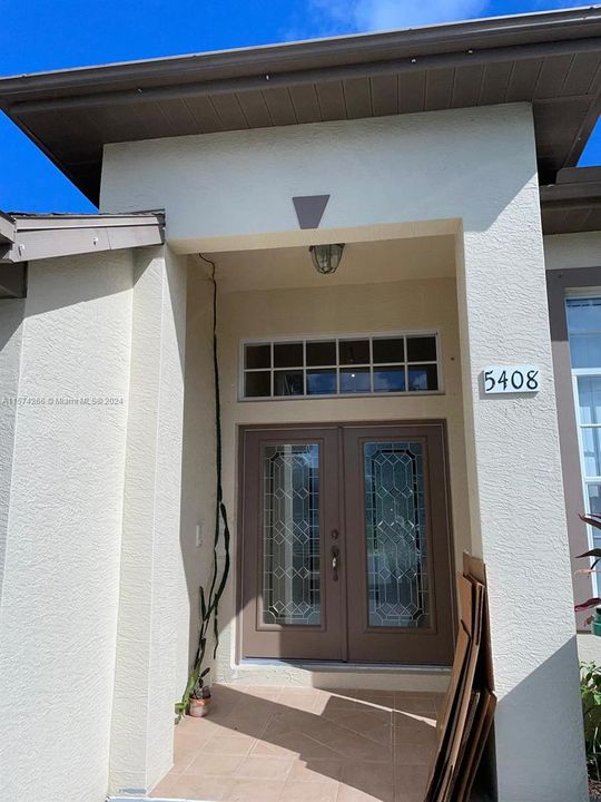 Recently Rented: $3,200 (4 beds, 2 baths, 2310 Square Feet)