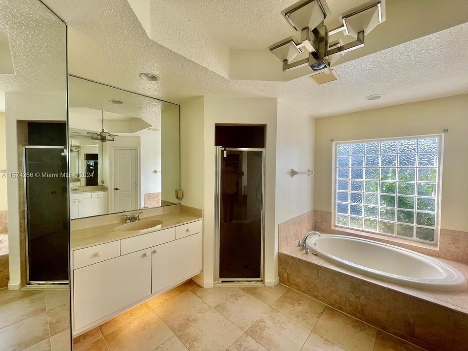 Recently Rented: $3,200 (4 beds, 2 baths, 2310 Square Feet)