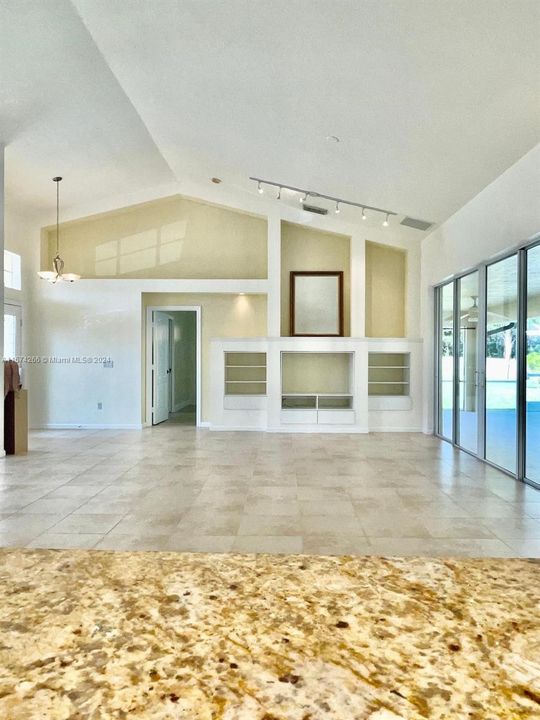 Recently Rented: $3,200 (4 beds, 2 baths, 2310 Square Feet)