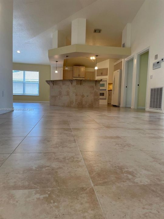 Recently Rented: $3,200 (4 beds, 2 baths, 2310 Square Feet)