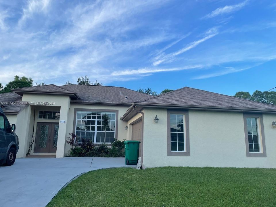 Recently Rented: $3,200 (4 beds, 2 baths, 2310 Square Feet)