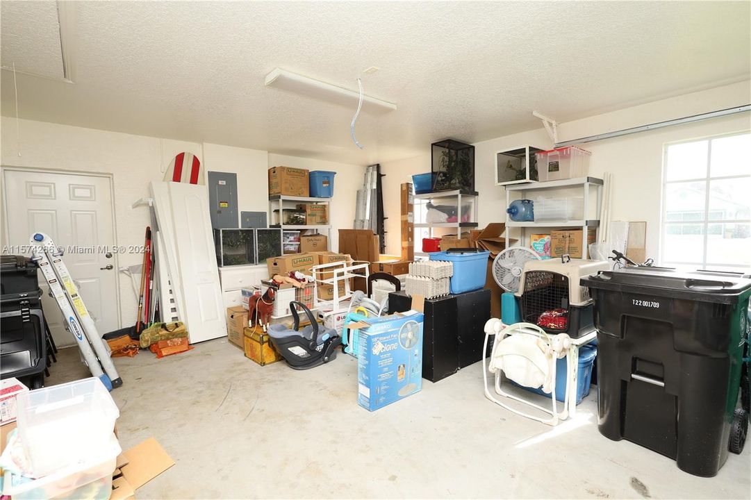 Recently Rented: $3,200 (4 beds, 2 baths, 2310 Square Feet)