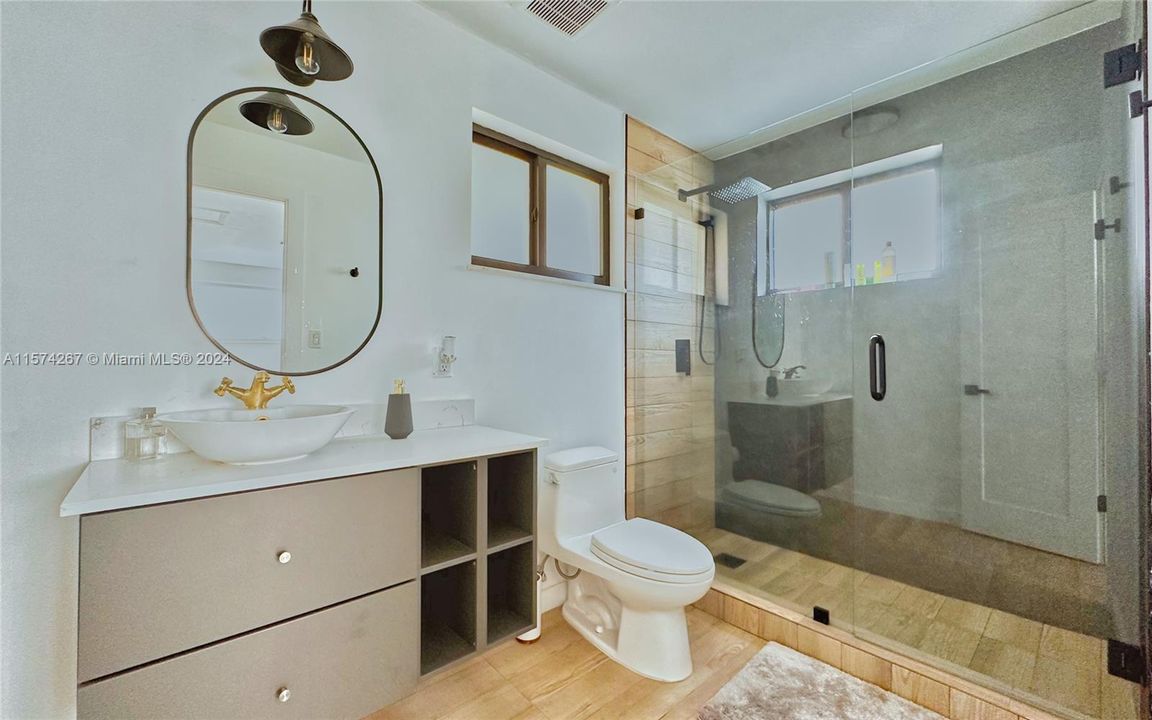 待售: $710,000 (3 贝兹, 2 浴室, 1194 平方英尺)