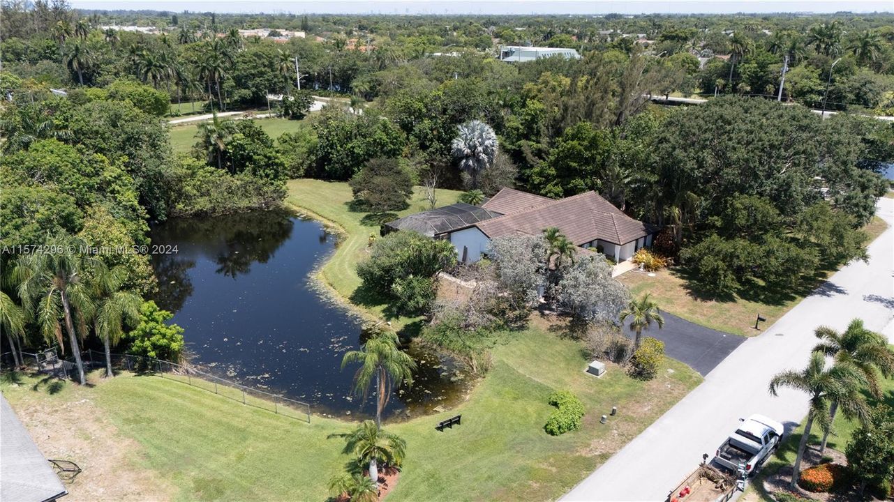 For Sale: $1,300,000 (4 beds, 3 baths, 1939 Square Feet)