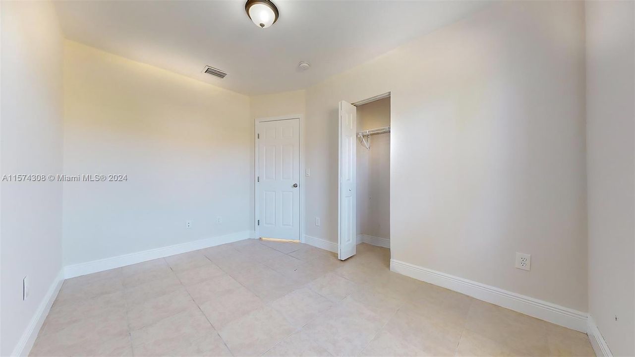 Active With Contract: $349,900 (2 beds, 1 baths, 680 Square Feet)